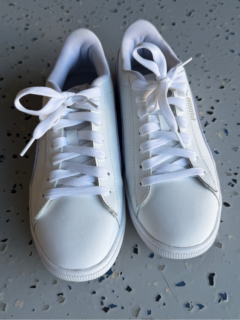 PUMA Women’s 8.5 White Leather SoftFoam Sneakers